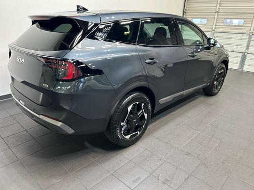 Gravity Gray 2027 Kia Sportage SX Turbo