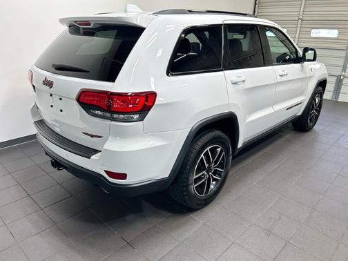 Bright White Clearcoat 2021 Jeep Grand Cherokee Trailhawk