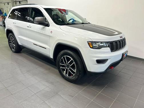 Bright White Clearcoat 2021 Jeep Grand Cherokee Trailhawk