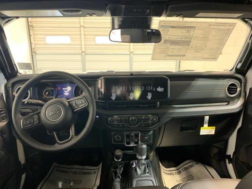 2025 Jeep Gladiator High Tide