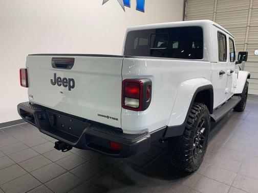 2025 Jeep Gladiator High Tide