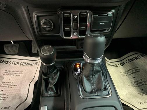 2025 Jeep Gladiator High Tide