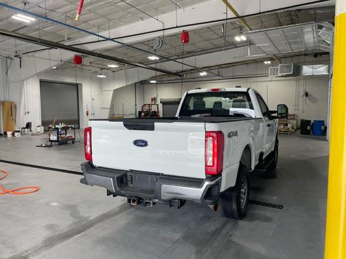 Oxford White 2023 Ford F-250 XL
