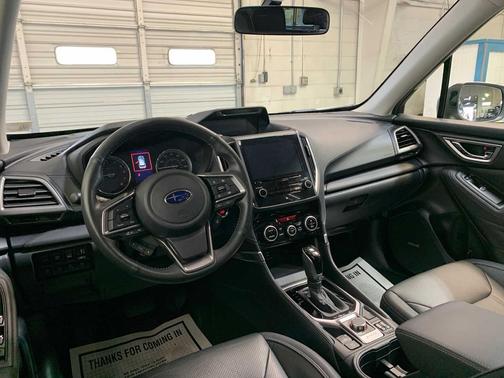 Crystal White Pearl 2022 Subaru Forester Touring
