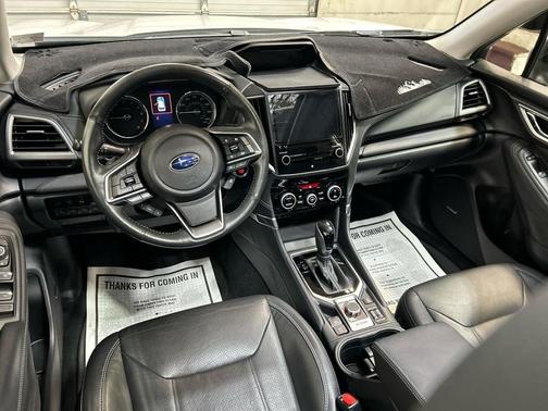 Crystal White Pearl 2022 Subaru Forester Touring