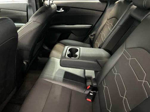 Snow White Pearl 2024 Kia Forte GT-Line