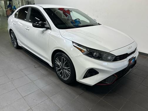Snow White Pearl 2024 Kia Forte GT-Line