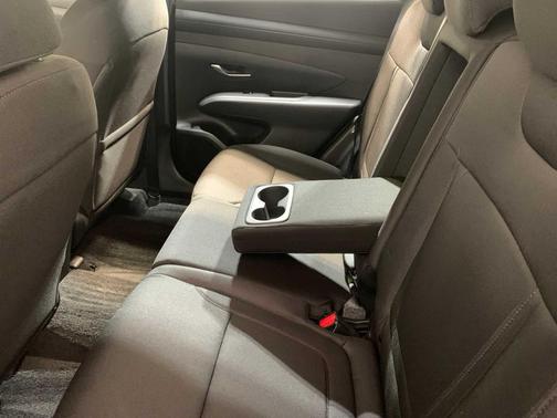 Shimmering Silver 2026 Hyundai TUCSON SE