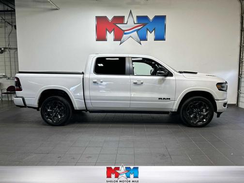 Ivory White Tri-Coat Pearlcoat 2021 RAM 1500 Limited