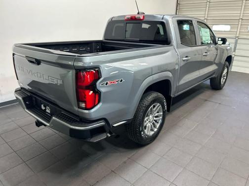 Sterling Gray Metallic 2026 Chevrolet Colorado LT
