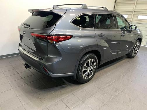 2020 Toyota Highlander Hybrid XLE