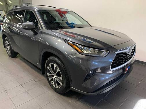 2020 Toyota Highlander Hybrid XLE