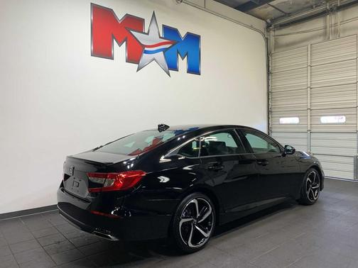Crystal Black Pearl 2022 Honda Accord Sport 1.5T
