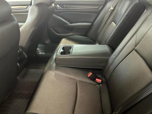 Crystal Black Pearl 2022 Honda Accord Sport 1.5T