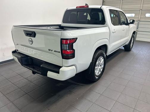 Glacier White 2023 Nissan Frontier SV