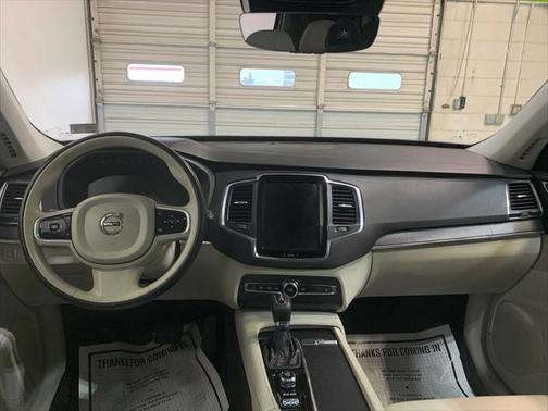 2020 Volvo XC90 T6 Momentum