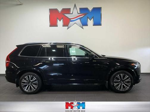 2020 Volvo XC90 T6 Momentum