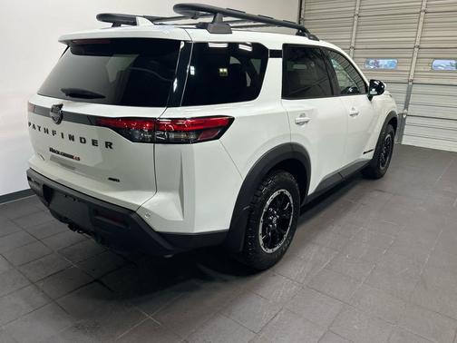Glacier White 2024 Nissan Pathfinder Rock Creek 4WD