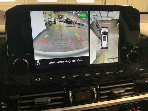 2025 Nissan Pathfinder SL 4WD