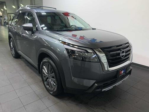 2025 Nissan Pathfinder SL 4WD