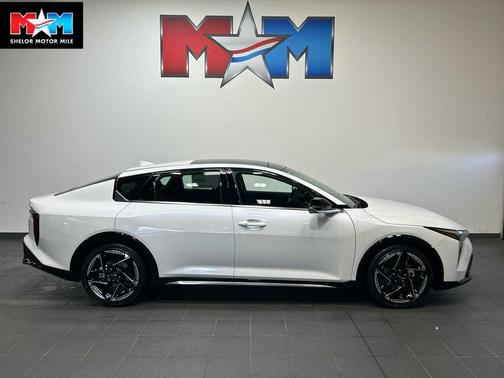 SNOW WHITE 2026 Kia K4 GT-Line