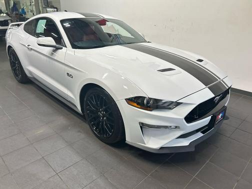 Oxford White 2022 Ford Mustang GT Premium