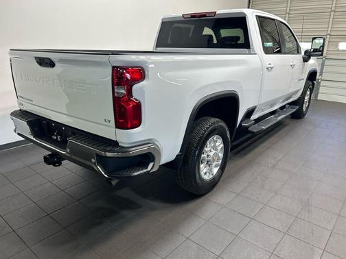 Summit White 2026 Chevrolet Silverado 2500 LT