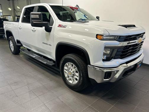 Summit White 2026 Chevrolet Silverado 2500 LT