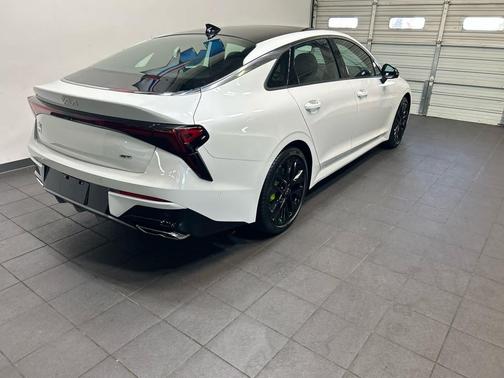 Snow White Pearl 2026 Kia K5 GT