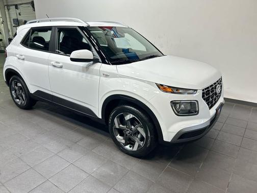 Lunar White 2026 Hyundai VENUE SEL