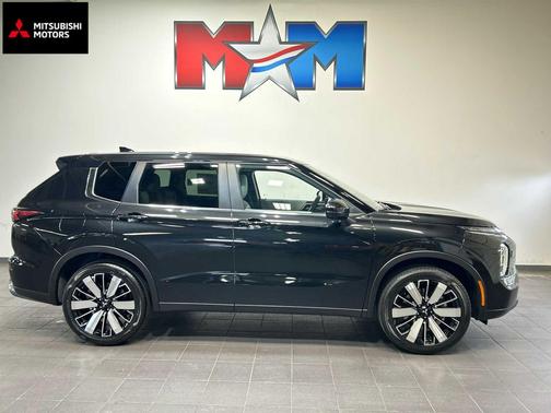 Black Diamond 2026 Mitsubishi Outlander SE S-AWC