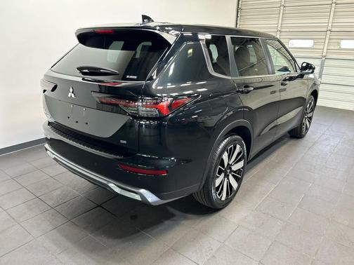 Black Diamond 2026 Mitsubishi Outlander SE S-AWC