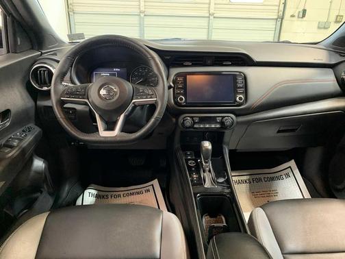 2021 Nissan Kicks SR