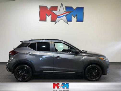 2021 Nissan Kicks SR