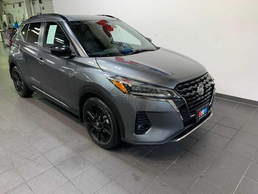 2021 Nissan Kicks SR