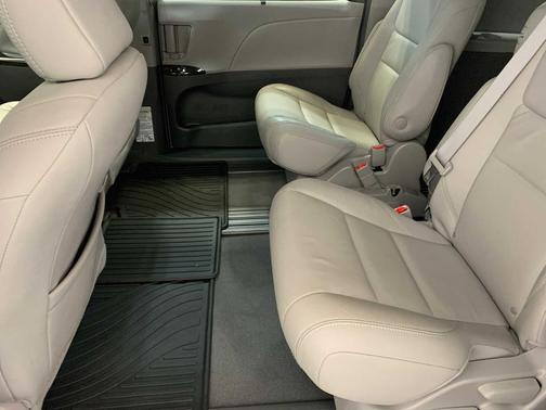 2019 Toyota Sienna XLE