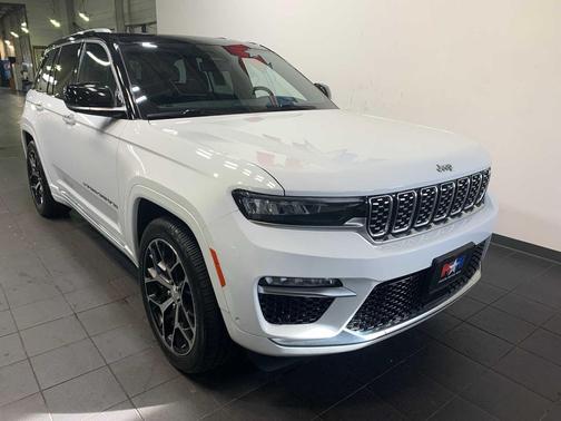 2023 Jeep Grand Cherokee Summit