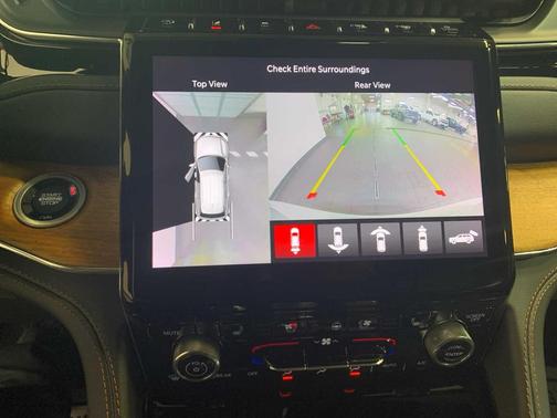 2023 Jeep Grand Cherokee Summit