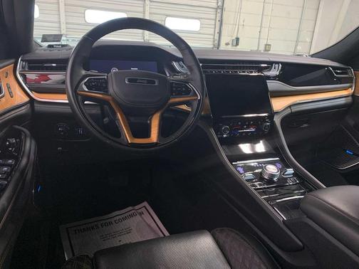 2023 Jeep Grand Cherokee Summit