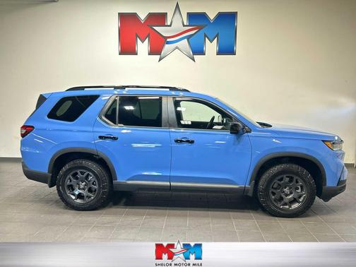 Diffused Sky Pearl 2025 Honda Pilot TrailSport