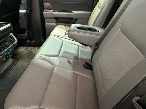 Rapid Red Metallic Tinted Clearcoat 2022 Ford F-150 Lariat