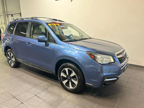 Quartz Blue Pearl 2017 Subaru Forester 2.5i Premium