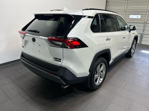 Blizzard Pearl 2021 Toyota RAV4 Hybrid Limited
