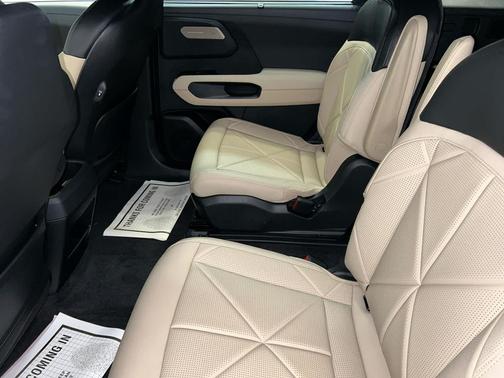 GLACIAL WHITE 2027 Kia Telluride Hybrid EX