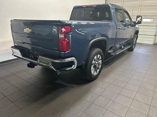 Lakeshore Blue Metallic 2025 Chevrolet Silverado 2500 LT