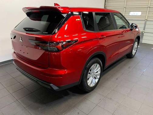 2025 Mitsubishi Outlander ES 2.5 S-AWC