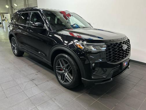 Agate Black Metallic 2025 Ford Explorer ST-Line
