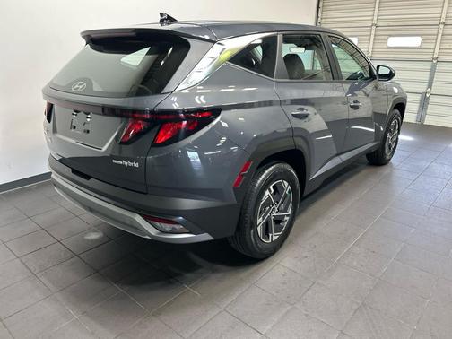 Ecotronic Gray 2026 Hyundai TUCSON Hybrid Blue SE