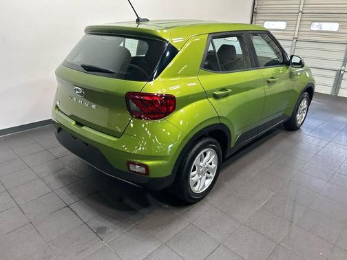 Green Apple 2023 Hyundai VENUE SE