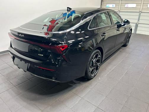 Aurora Black Pearl 2026 Kia K5 GT-Line FWD